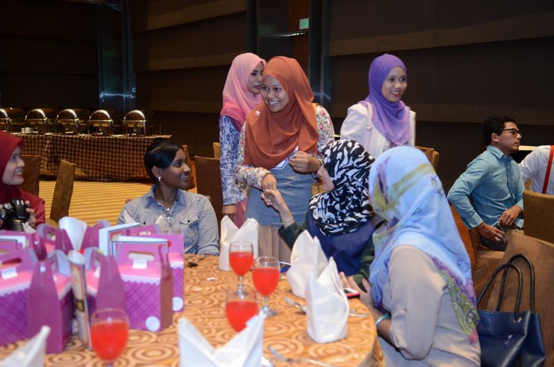 Hi tea alumni  14  054